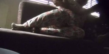 Alldaynews.gr «Κλείσε το φως, κλείδωσε την πόρτα, θα σε φιλήσω»- Σκάνδαλο σeξουαλικής παρενόχλησης