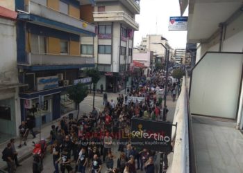 Μεγάλη συγκέντρωση και πορεία στην Καρδίτσα κατά των αιολικών πάρκων στα Άγραφα