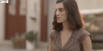 Alldaynews.gr «Στο “Ουζερί Τσιτσάνης” υπήρχαν φορές που πήγαινα στο γύρισμα να φάω γιατί δεν είχα λεφτά να φάω» – Συγκλονίζει η Θεοδοσία από τις Άγριες Μέλισσες