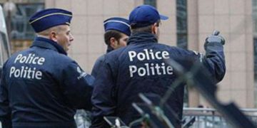 Βρέθηκαν 12 μετανάστες ζωντανοί σε φορτηγό-ψυγείο