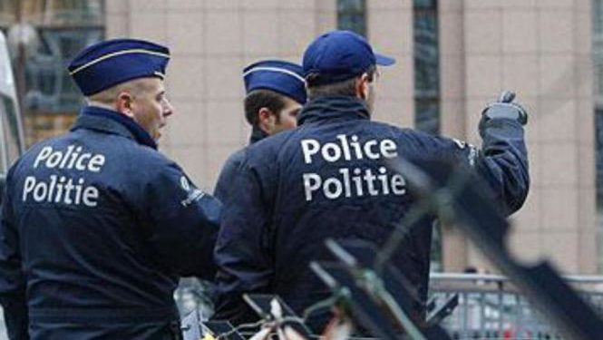 Βρέθηκαν 12 μετανάστες ζωντανοί σε φορτηγό-ψυγείο