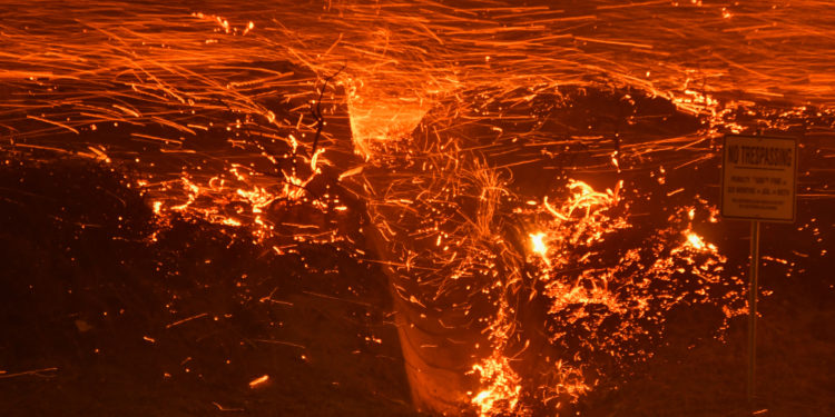 Alldaynews.gr Η Καλιφόρνια φλέγεται! Εικόνες αποκάλυψης από την φωτιά που καίει τα πάντα στο πέρασμά της (pics,vid)