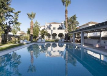 ΔΕΙΤΕ τις Βίλες εκατομμυρίων ευρώ που πουλάει ο οίκος Sotheby’s στην Ελλάδα (pics)