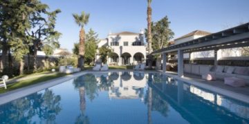 Alldaynews.gr ΔΕΙΤΕ τις Βίλες εκατομμυρίων ευρώ που πουλάει ο οίκος Sotheby’s στην Ελλάδα (pics)