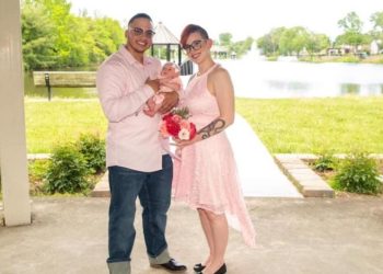 Βρήκε μετά από 30 χρόνια την κόρη της που της είπαν ότι πέθανε στη γέννα και ήταν πια ολόκληρος …άντρας! (pics)