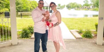 Alldaynews.gr Βρήκε μετά από 30 χρόνια την κόρη της που της είπαν ότι πέθανε στη γέννα και ήταν πια ολόκληρος …άντρας! (pics)