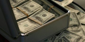 Έβγαλε 2 δισ. μέσα σε 24 ώρες – Θα πάθετε ΣΟΚ όταν δείτε τον τρόπο