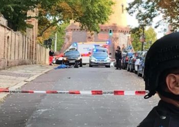 Γερμανία: Νεκροί και τραυματίες από επίθεση σε συναγωγή – Ο δράστης άνοιξε πυρ με οπλοπολυβόλο, πέταξε χειροβομβίδα (pics)