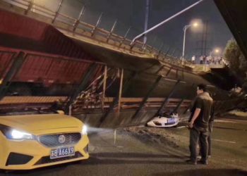 Σοκ στην Κίνα: Γέφυρα κατέρρευσε πάνω σε αυτοκίνητα – Φόβοι για νεκρούς (Photo)