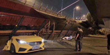 Alldaynews.gr Σοκ στην Κίνα: Γέφυρα κατέρρευσε πάνω σε αυτοκίνητα – Φόβοι για νεκρούς (Photo)