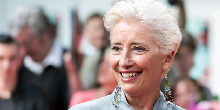 Alldaynews.gr Σερβιτόρος ζήτησε σέλφι με την Έμα Τόμσον, απολύθηκε και εκείνη τον υπερασπίστηκε