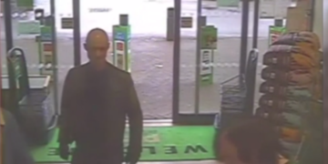 Alldaynews.gr Ισόβια στον 32χρονο που σκότωσε την κοπέλα του, την έθαψε στον κήπο και ανέβηκε στο σπίτι της να δει πορνό