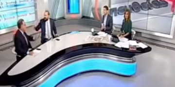 Alldaynews.gr «Αρπάχτηκαν» on-air Παναγιωτόπουλος – Τζανακόπουλος και… «πάμε γρήγορα σε διαφημίσεις» (Video)
