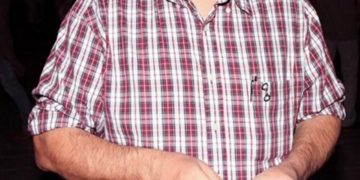 Alldaynews.gr «Ακόμα μένω με τη μητέρα μου! Δεν είμαι μαμάκιας, είμαι ανεξάρτητος…»