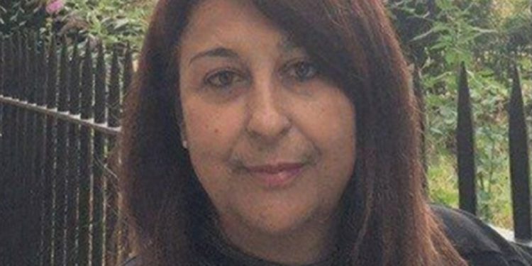 Θεσσαλονίκη: Σπαραγμός στην κηδεία της καθηγήτριας – Αποκαλύψεις για τις τελευταίες δραματικές στιγμές της (video)