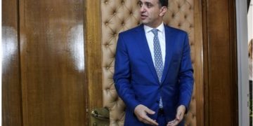 Alldaynews.gr Κικίλιας: «Αυτοί είναι οι κουμπάροι μου» – Όχι ο φερόμενος ως νέος πρόεδρος του ΚΕΕΛΠΝΟ