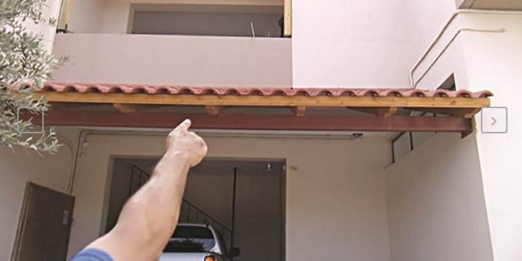 Alldaynews.gr Κρητικός γάζωσε αυτό το σπίτι γιατί μάλωσαν τα παιδιά τους – 16χρονη πήγε στο παράθυρο και σώθηκε για λίγα εκατοστά (video)