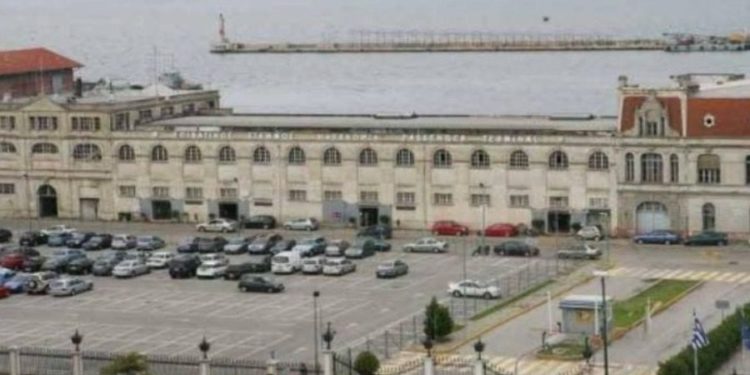 Alldaynews.gr Θεσσαλονίκη: Αρπαξε το κινητό 21χρονης και την έριξε στη θάλασσα