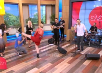 “Εγκεφαλικά” η Μενεγάκη με το ζεϊμπέκικο της Γαστεράτου! «Μη μας βρει εδώ» – Διέκοψαν το τραγούδι…