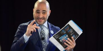 Alldaynews.gr Ο Μπογδάνος πόσταρε στο Twitter τα στοιχεία των υπαλλήλων που κατήγγειλαν το Τζόκερ