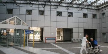 Alldaynews.gr Βόλος: Τον ξύπνησαν φίλοι του και τώρα χαροπαλεύει στην εντατική