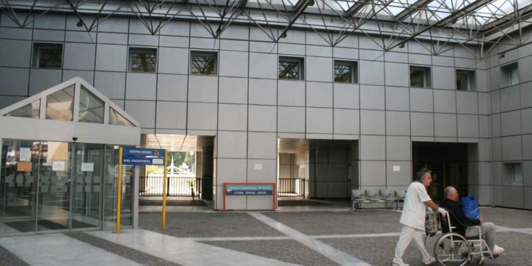 Alldaynews.gr Βόλος: Τον ξύπνησαν φίλοι του και τώρα χαροπαλεύει στην εντατική