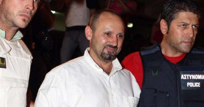 Alldaynews.gr Το βιβλίο τον πρόδωσε: Το λάθος του Βασίλη Παλαιοκώστα που μπορεί να οδηγήσει τις αρχές στη σύλληψή του