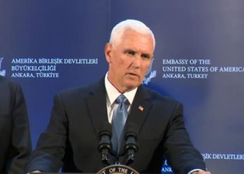 Πενς: «Διακόπτει την στρατιωτική επιχείρηση η Τουρκία»