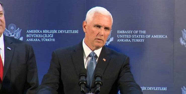 Πενς: «Διακόπτει την στρατιωτική επιχείρηση η Τουρκία»