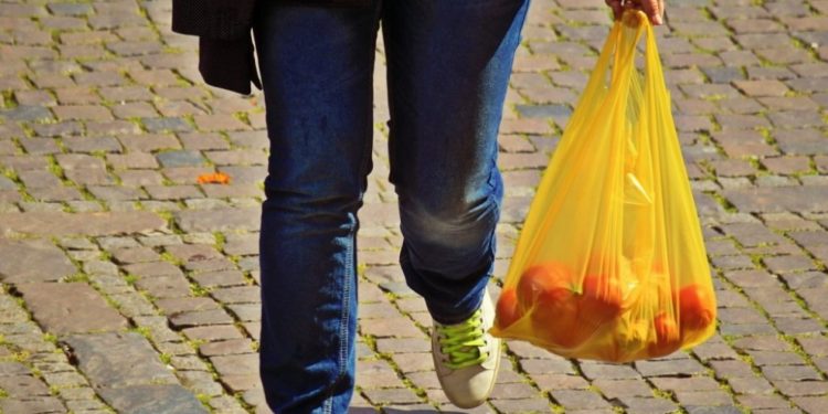 Alldaynews.gr Έρχεται νέο χαράτσι για περισσότερα είδη πλαστικής σακούλας