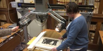 Alldaynews.gr Κρυμμένο αρχαιοελληνικό κείμενο στους καμένους πάπυρους από τον Βεζούβιο