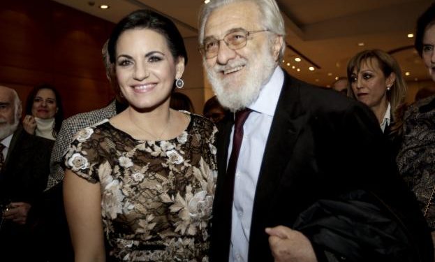 Εξώδικο κατά Σμαραγδή από Μυκονιάτη γκαλερίστα – «Δανεικά κι αγύριστα» ή χορηγία;