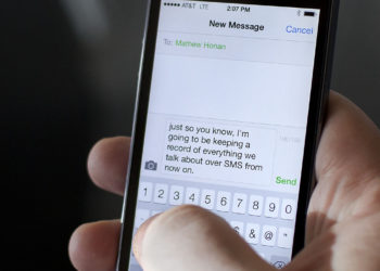 Καθηγήτρια μαθηματικών έστελνε SMS σε μαθητή της: «Είμαι δική σου» (pics)