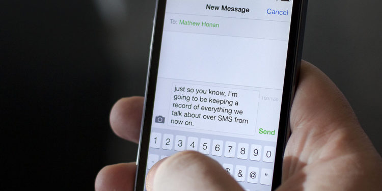 Alldaynews.gr Καθηγήτρια μαθηματικών έστελνε SMS σε μαθητή της: «Είμαι δική σου» (pics)