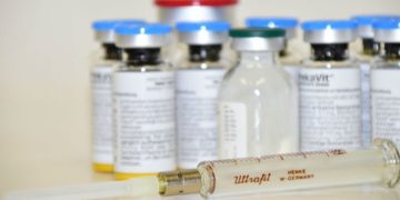 Alldaynews.gr Πέθανε μετά από ενέσεις σιλικόνης στους όρχεις του: «Του έλεγαν να τους κάνει σαν μπάλα», λέει η μητέρα (pic)