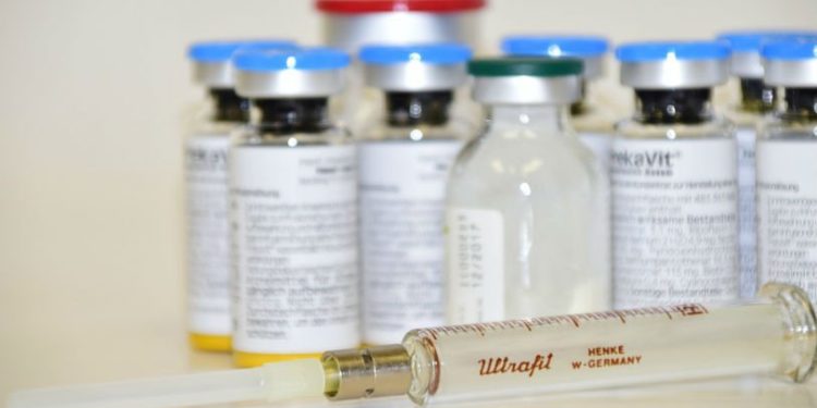 Alldaynews.gr Πέθανε μετά από ενέσεις σιλικόνης στους όρχεις του: «Του έλεγαν να τους κάνει σαν μπάλα», λέει η μητέρα (pic)