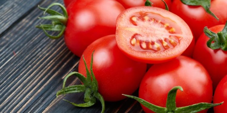 Το λάθος που κάνουμε και η ντομάτα χάνει την αντικαρκινική της δράση