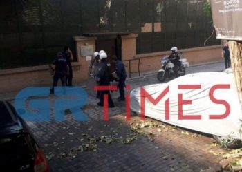 «Εισβολή» στο Τουρκικό προξενείο της Θεσσαλονίκης (Video)