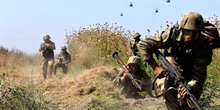 Συγκρούσεις ανάμεσα σε τουρκικές δυνάμεις και τον συριακό στρατό στη βόρεια Συρία