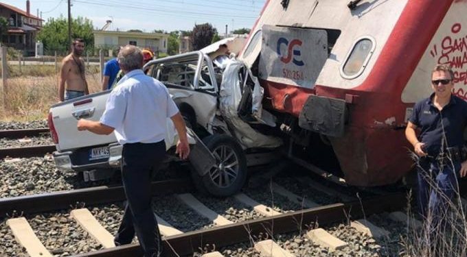 Τρένο παρέσυρε αυτοκίνητο σε αφύλακτη διάβαση κοντά στην Φλώρινα – Τραυματίστηκε ο οδηγός του ΙΧ