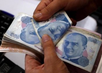 Καταποντίζεται η τουρκική λίρα την ώρα που ο Ερντογάν σφυροκοπά τη Συρία! – Φοβούνται οι επενδυτές