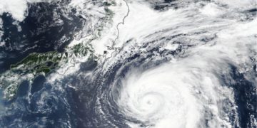 Ο Σάκης Αρναούτογλου προειδοποιεί: Έρχεται ο ισχυρότερος τυφώνας όλων των εποχών (pics)