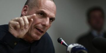 Bαρουφάκης προς Μητσοτάκη: Αν η επόμενη κυβέρνηση της Β. Μακεδονίας καταργήσει τη Συμφωνία των Πρεσπών θα επιμείνετε στην εφαρμογή της;