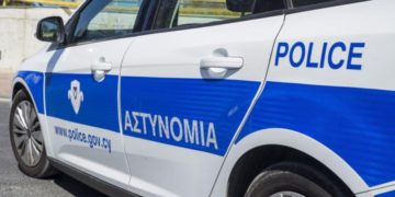 Alldaynews.gr Αστυνομικοί πήγαν να βάλουν τάξη σε πάρτι Ρώσου με μοντέλα και… το ‘ριξαν στο γλέντι (pics)