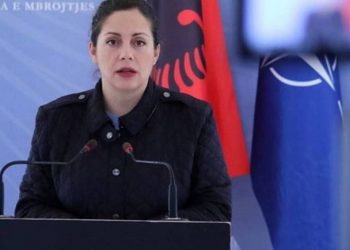 Φονικός σεισμός στην Αλβανία: Ξέσπασε σε κλάματα η υπουργός Αμυνας