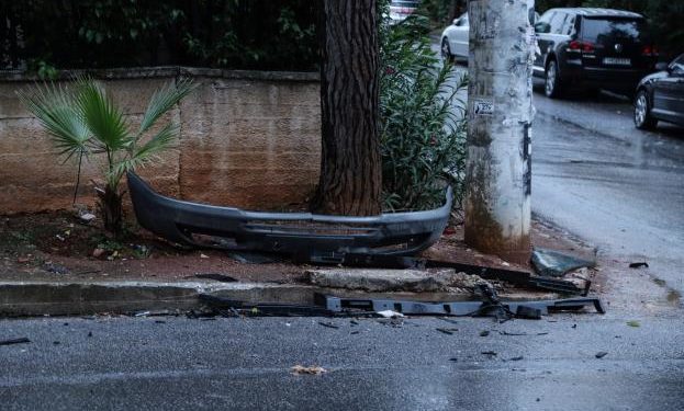 Alldaynews.gr Τροχαίο με σχολικό στη Βούλα – Διακομίστηκαν παιδιά στο Παίδων (pics)