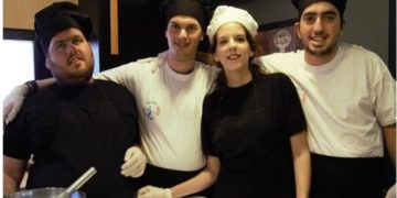 4 νέοι Έλληνες με αυτισμό που δεν τους προσλάμβανε κανείς άνοιξαν τη δική τους επιχείρηση στην Αθήνα