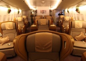 Αυτό είναι το κόλπο για να ταξιδέψετε στην πρώτη θέση χωρίς να την πληρώσετε