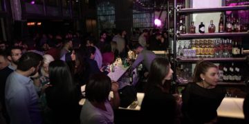 Alldaynews.gr Επιστρέφει ο… Παπαθεμελής και το αυτόφωρο για καφέ μπαρ και ρεστοράν