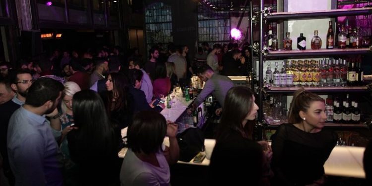 Alldaynews.gr Επιστρέφει ο… Παπαθεμελής και το αυτόφωρο για καφέ μπαρ και ρεστοράν